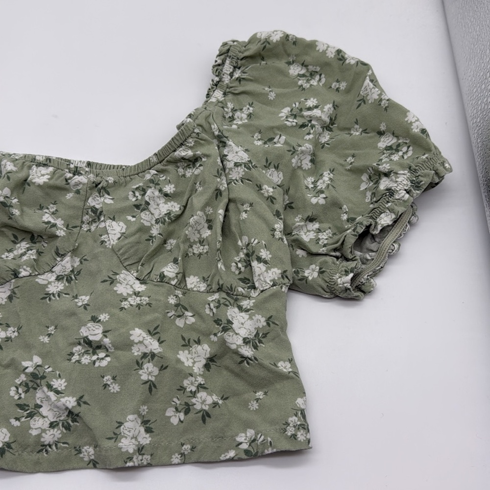 Hollister Green Floral Crop Top - Picture 3 of 7